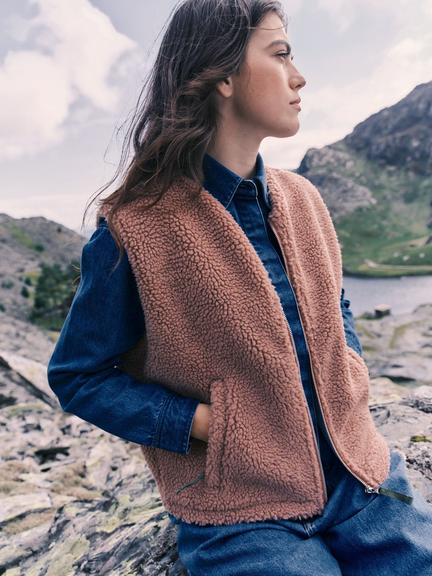 Harlem Fleece Gilet in Pink Layering- Gandys