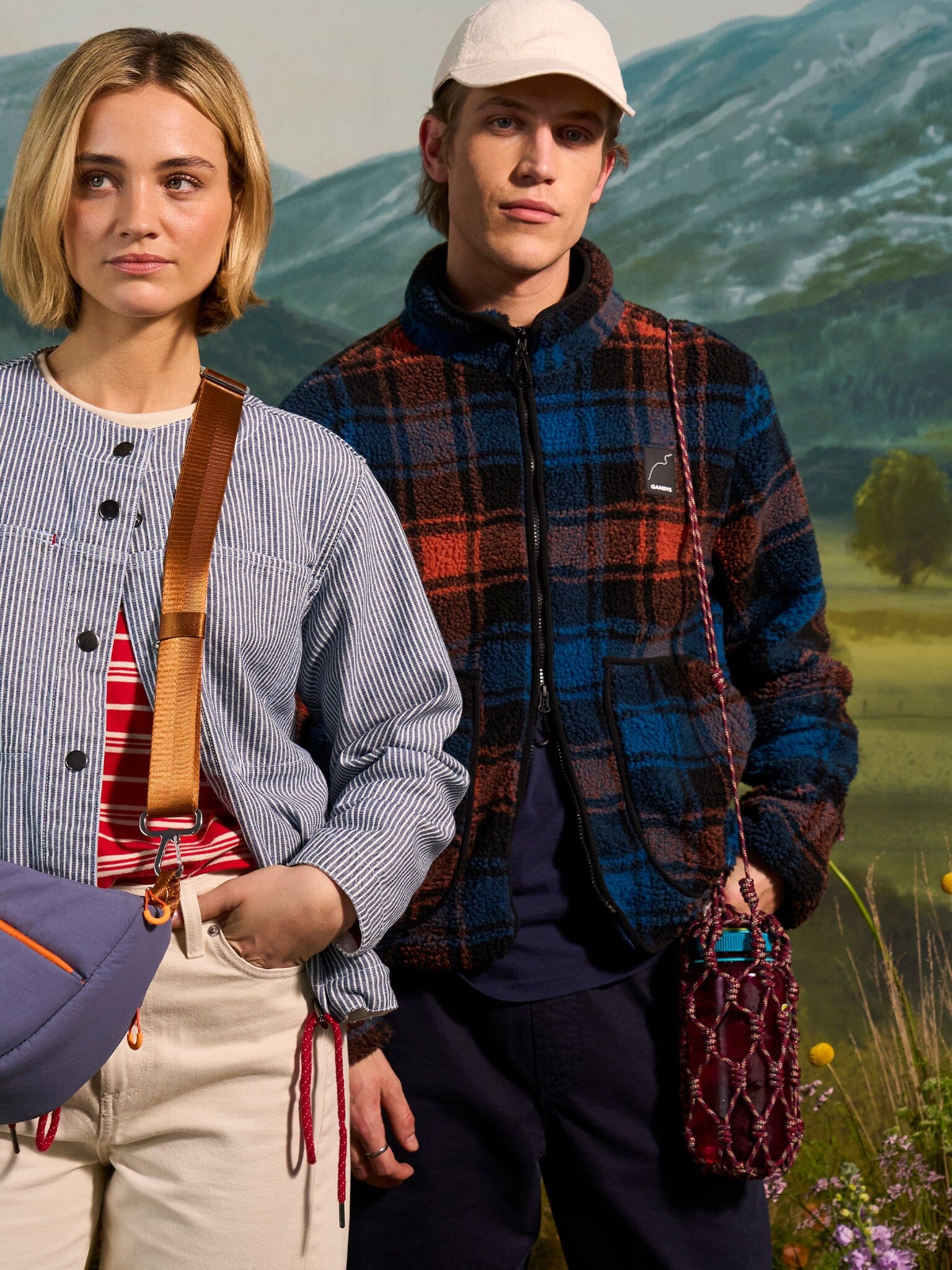 Carabiner Club Rope Bottle Holder in Burgundy Accessories- Gandys