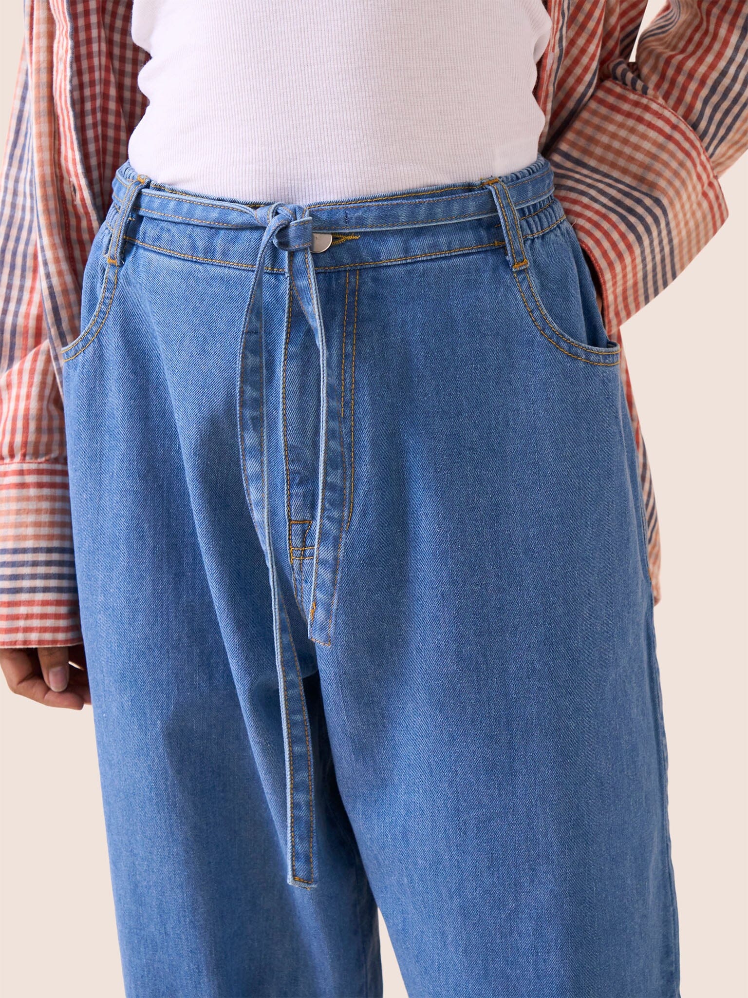 Madeleine Barrel Leg Jeans in Midwash Bottoms- Gandys